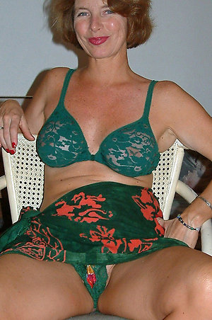 Gorgeous mature sexy moms stripped