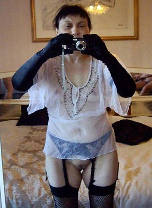 Naked pictures of sexy selfies mature