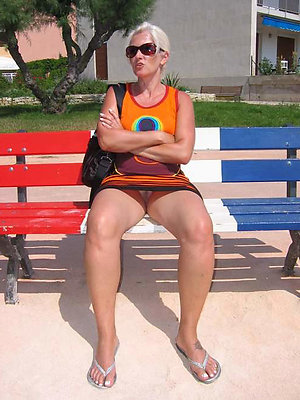 Naked older wife upskirts pics
