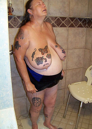Amateur pics of tattoos on sexy women