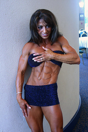 Pretty mature muscle women pics