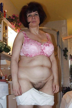 Unskilful mature brunette woman