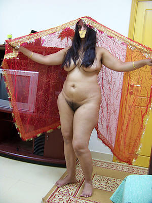 Horny mature indian porn pics