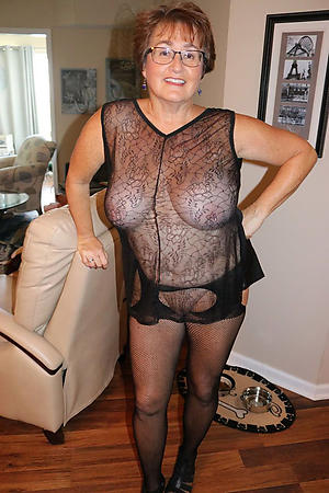 Barren amateur mature xxx