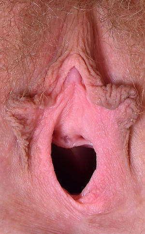 Real mature milf pussy regulate up nude photo