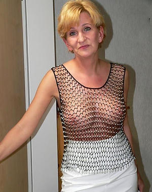 Nude mature women 40