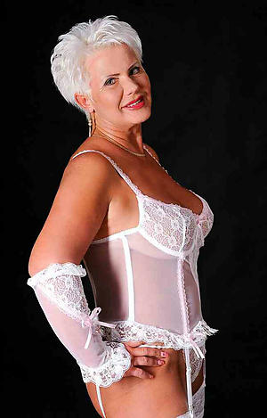 Naked classic mature amateur pics
