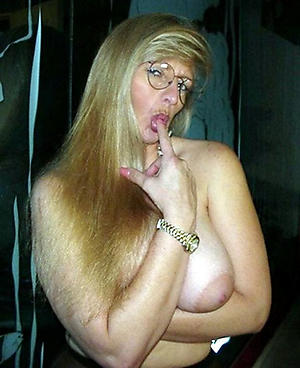 Slutty single mature women nude pictures