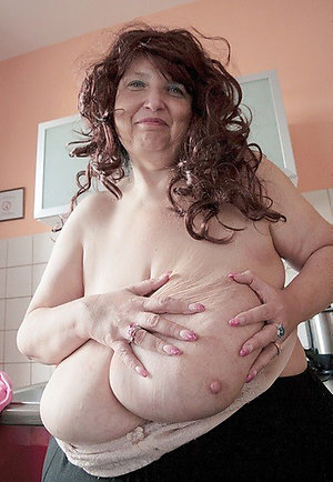 Xxx brunette women nude amateur pics