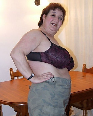 Hot brunette milf amateur pics