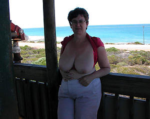 Gorgeous matured wife sexy