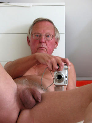 Free mature naked selfshots photos