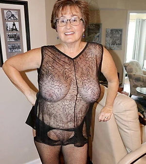 Amateur pics of mature cougar women