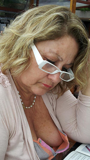 Amateur pics of beautiful adult less glasses