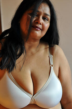 Beautiful of age indian women pics