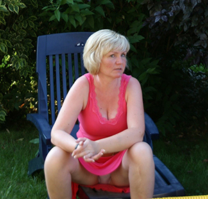 Beautiful mature upskirt blear