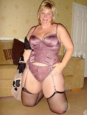 Amateur pics of mature moms in panties