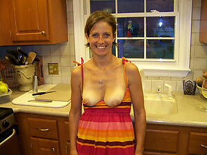 Naughty mature extensive nipples bush-leaguer photo
