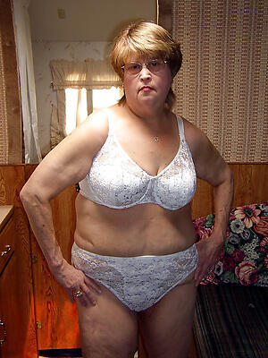 Nude hot granny pic