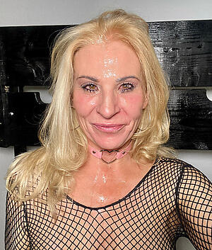 Mediocre pics of mature blonde housewife