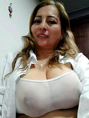 hot hot mature mom hot pics