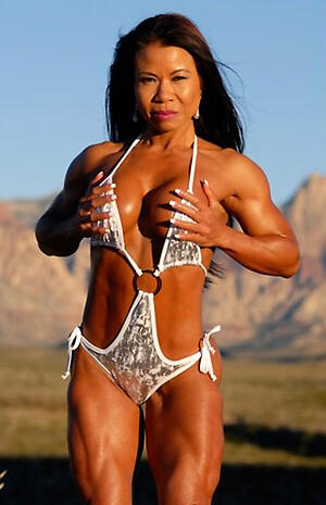 Amateur pics of beautiful mature muscle
