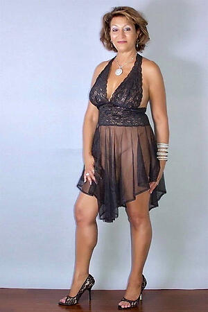 Mature chick lingerie slut pics
