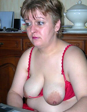 Free mature gut pussy pics