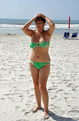 Sexy of age bikini moms porn pics