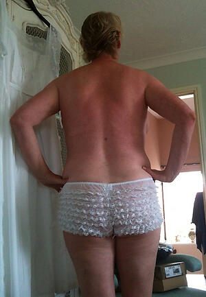 Slutty mature in panties photos