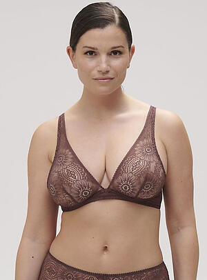 Amateur mature bra nudes images