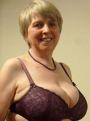 Authoritative mature bra bungling starkers pics