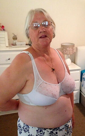 Women in bras pic