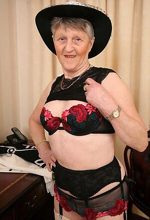 Sexy naked grandma updated weekly pics