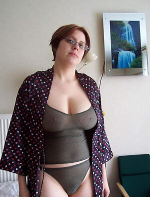 Fascinating mature erotic pictures