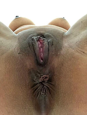 Fascinating big mature closeup pussy
